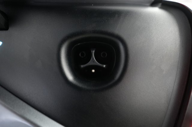 2025 Tesla Model Y — photo 8 of 24