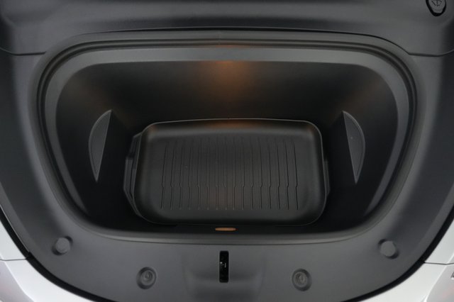2025 Tesla Model Y — photo 23 of 24