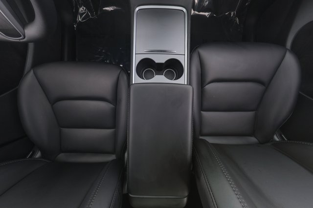 2025 Tesla Model Y — photo 22 of 24