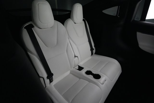 2023 Tesla Model X — photo 21 of 24