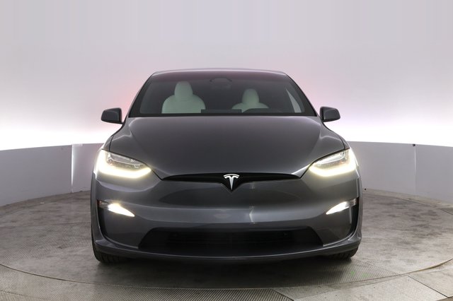 2023 Tesla Model X — photo 9 of 24
