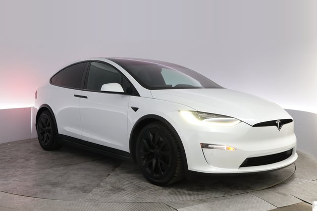 2023 Tesla Model X — photo 10 of 21
