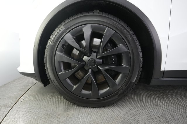 2023 Tesla Model X — photo 15 of 21