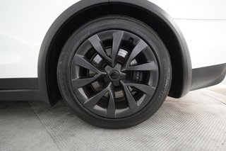 2023 Tesla Model X — photo 7 of 21