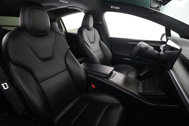 2023 Tesla Model X — photo 18 of 21