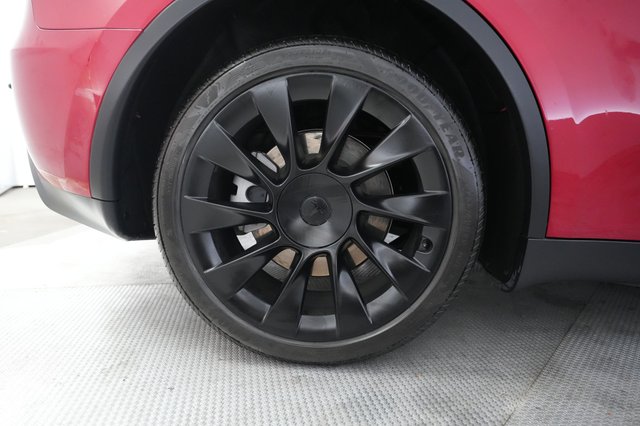 2023 Tesla Model Y — photo 17 of 30