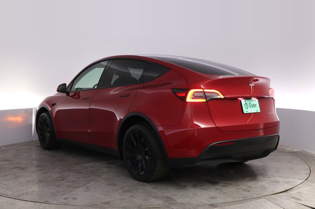 2023 Tesla Model Y — photo 13 of 30