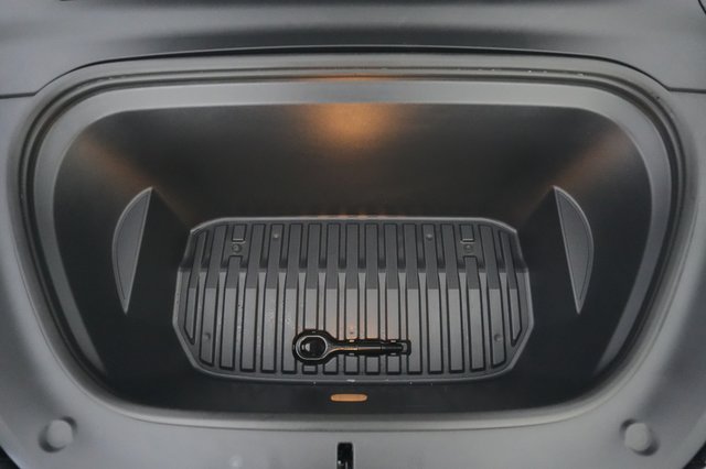 2023 Tesla Model Y — photo 16 of 20