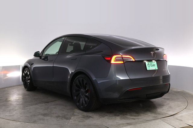 2023 Tesla Model Y — photo 13 of 20
