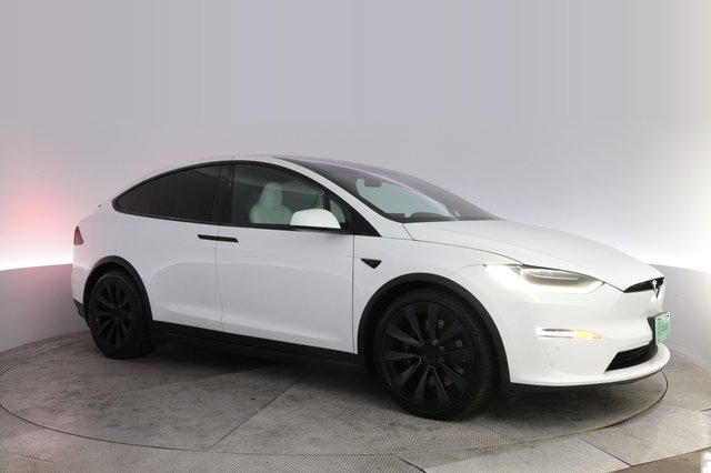 2022 Tesla Model X — photo 11 of 22