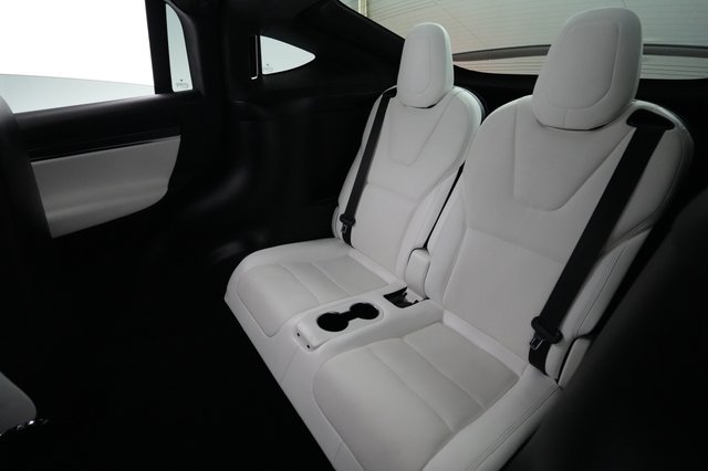 2022 Tesla Model X — photo 19 of 22