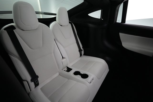 2022 Tesla Model X — photo 20 of 22