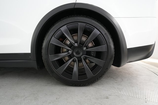 2022 Tesla Model X — photo 7 of 22
