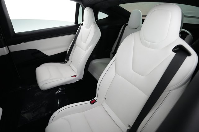 2022 Tesla Model X — photo 18 of 22