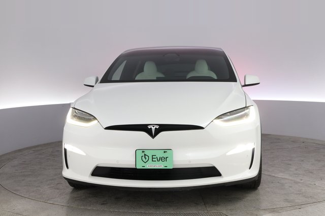 2022 Tesla Model X — photo 9 of 22
