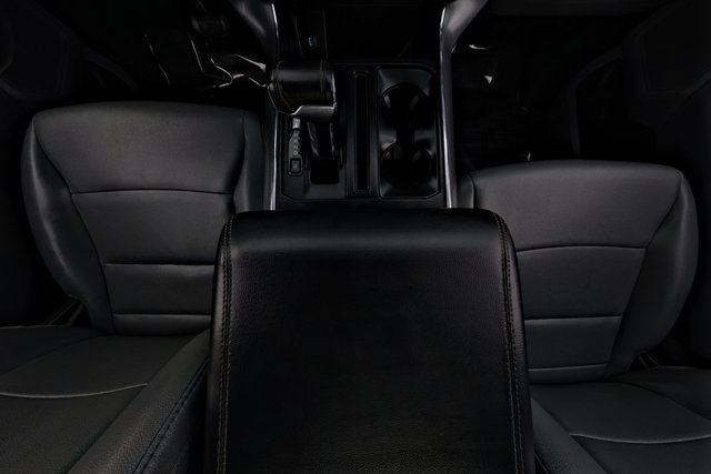 2022 Ford F-150 Lightning — photo 16 of 23