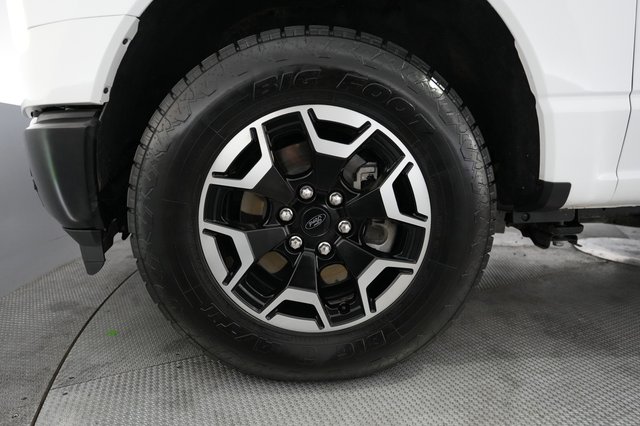 2022 Ford F-150 Lightning — photo 9 of 23