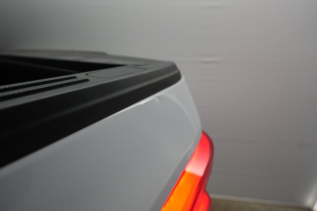 2022 Ford F-150 Lightning — photo 21 of 23