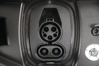 2022 Ford F-150 Lightning — photo 8 of 18