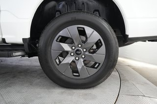 2022 Ford F-150 Lightning — photo 7 of 18
