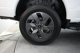 2022 Ford F-150 Lightning — photo 11 of 18