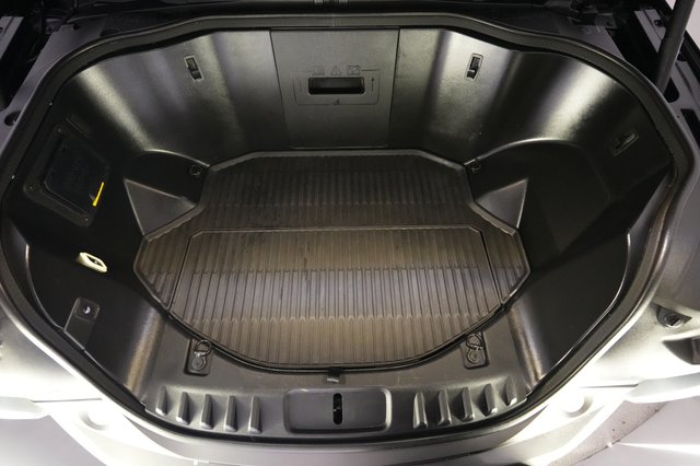 2022 Ford F-150 Lightning — photo 14 of 16