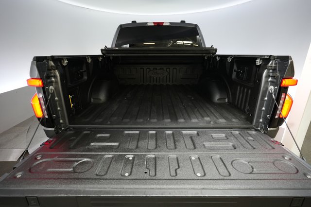 2022 Ford F-150 Lightning — photo 6 of 16