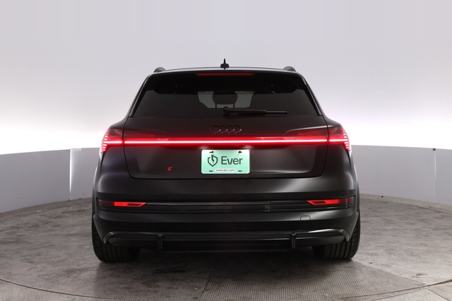 2022 Audi e-tron S