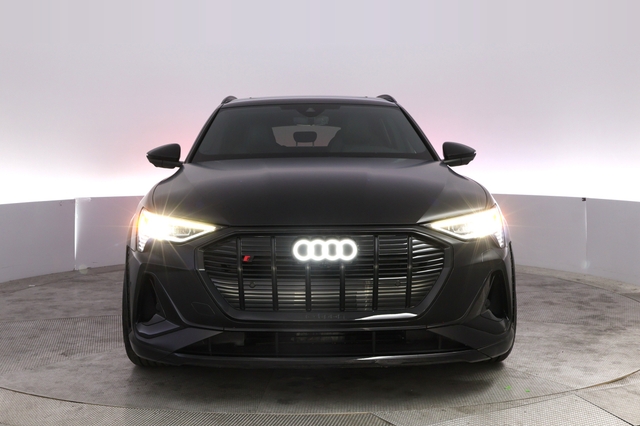 2022 Audi e-tron S