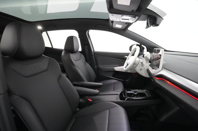 2021 Volkswagen ID.4 — photo 21 of 36
