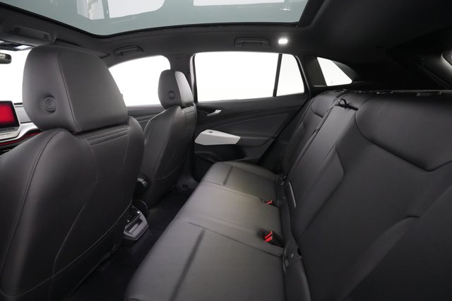 2021 Volkswagen ID.4 — photo 20 of 36