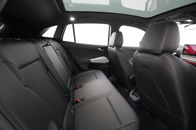 2021 Volkswagen ID.4 — photo 4 of 36