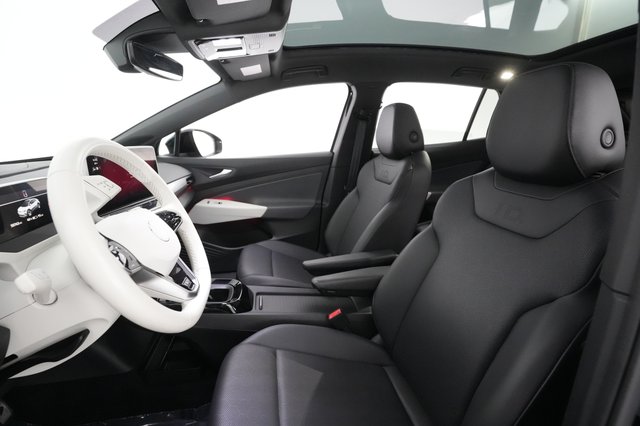 2021 Volkswagen ID.4 — photo 19 of 36