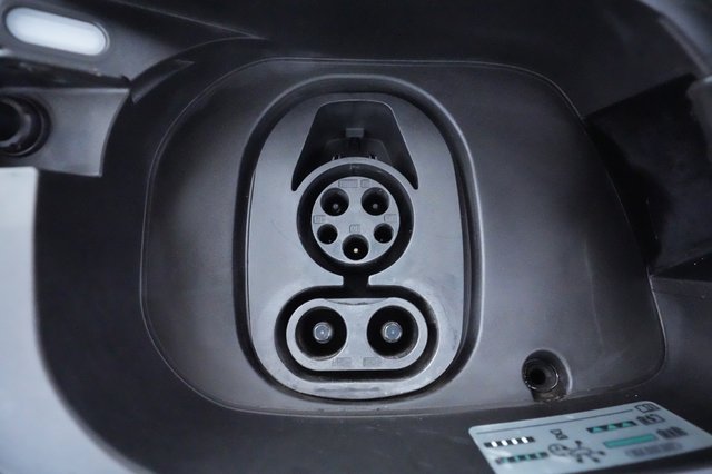 2021 Volkswagen ID.4 — photo 25 of 36