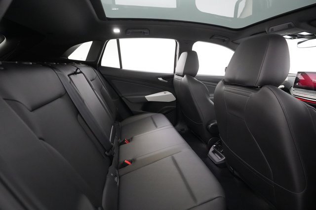 2021 Volkswagen ID.4 — photo 22 of 36