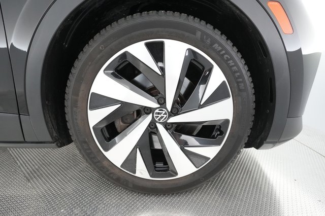 2021 Volkswagen ID.4 — photo 16 of 36