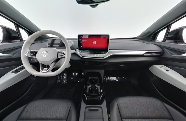 2021 Volkswagen ID.4 — photo 18 of 36