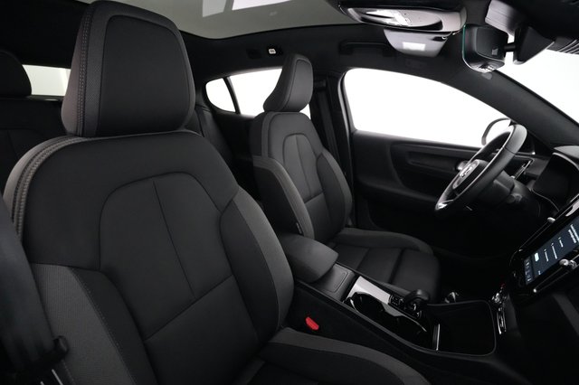 2023 Volvo C40 Recharge — photo 18 of 23