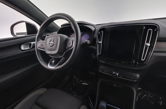 2023 Volvo C40 Recharge — photo 5 of 23