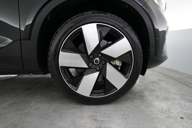 2023 Volvo C40 Recharge — photo 16 of 23