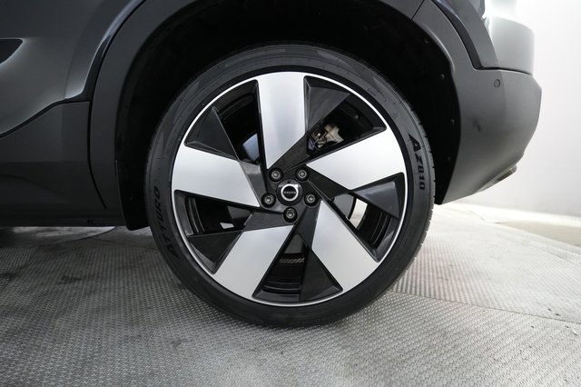 2023 Volvo C40 Recharge — photo 7 of 23