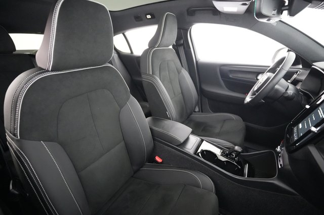 2023 Volvo C40 Recharge — photo 18 of 24