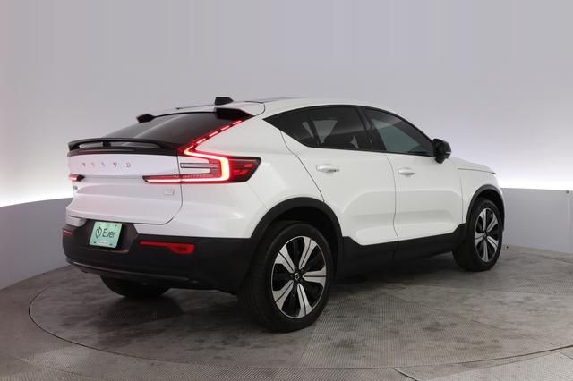 2023 Volvo C40 Recharge — photo 2 of 24