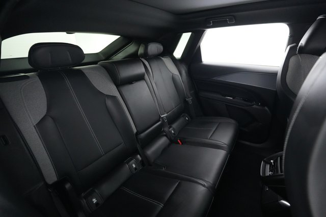 2024 Cadillac Lyriq — photo 4 of 21