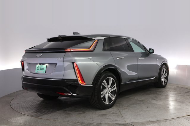 2024 Cadillac Lyriq — photo 2 of 21