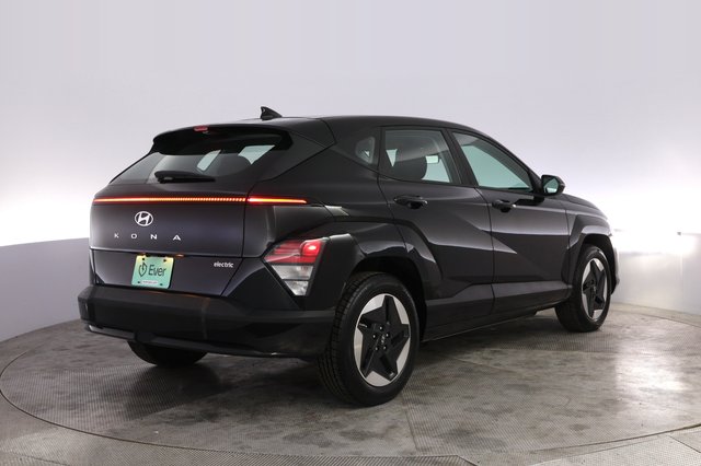 2024 Hyundai Kona Electric — photo 2 of 22