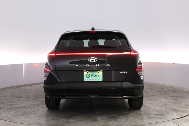 2024 Hyundai Kona Electric — photo 12 of 22