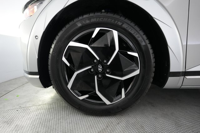 2024 Hyundai IONIQ 5 — photo 15 of 28