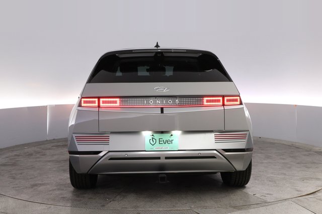 2024 Hyundai IONIQ 5 — photo 12 of 28
