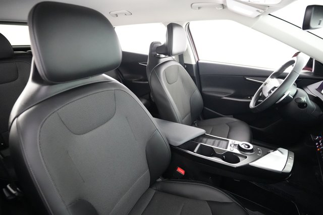 2024 Kia EV6 — photo 18 of 22